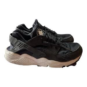 Air Huarache by Nike Black Sneakers Women's US Size 10 Runs Small Size 8